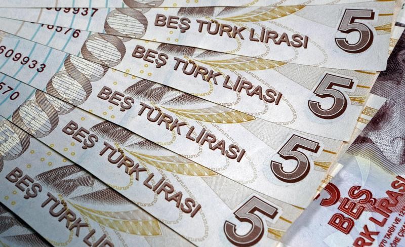 Центробанк Турции ввел новые меры для поддержки курса лиры