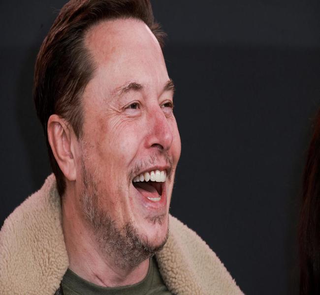 Маск пошутил, что начал работать в Disney Маск пошутил, что начал работать в Disney