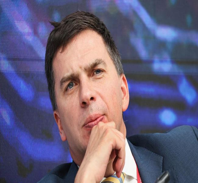 Новым гендиректором «Глория Джинс» стал экс-глава СУЭК Максим Басов Новым гендиректором «Глория Джинс» стал экс-глава СУЭК Максим Басов