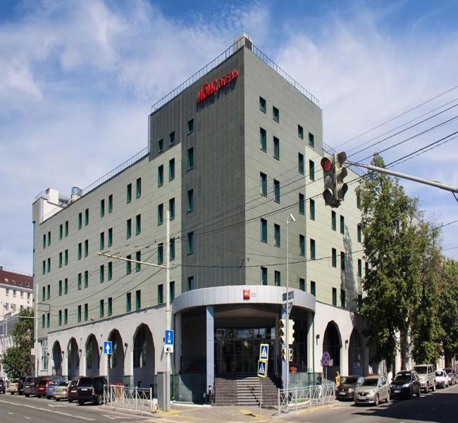 Azimut Hotels    Ibis   