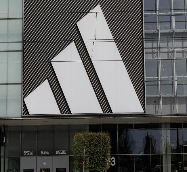 В штаб-квартире Adidas прошли обыски по налоговому делу В штаб-квартире Adidas прошли обыски по налоговому делу