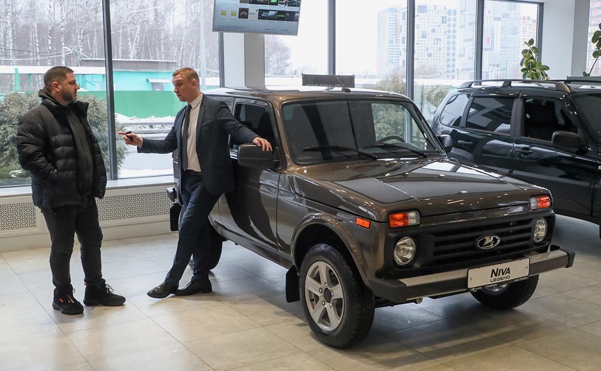 Продажи новых легковых автомобилей в январе выросли на 11% Продажи новых легковых автомобилей в январе выросли на 11%