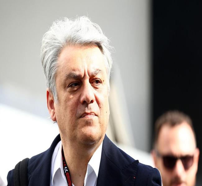 Le Figaro узнала о переходе главы Renault в индустрию предметов роскоши Le Figaro узнала о переходе главы Renault в индустрию предметов роскоши