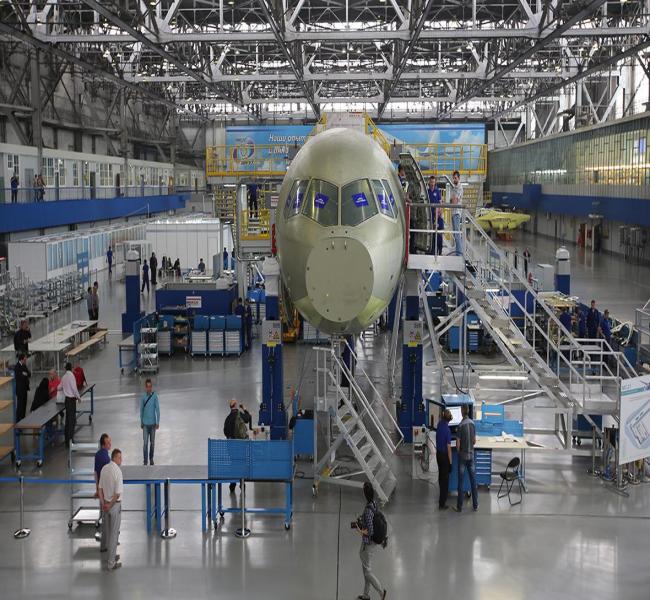 Производитель SJ-100 и МС-21 сократит более четверти управленцев Производитель SJ-100 и МС-21 сократит более четверти управленцев