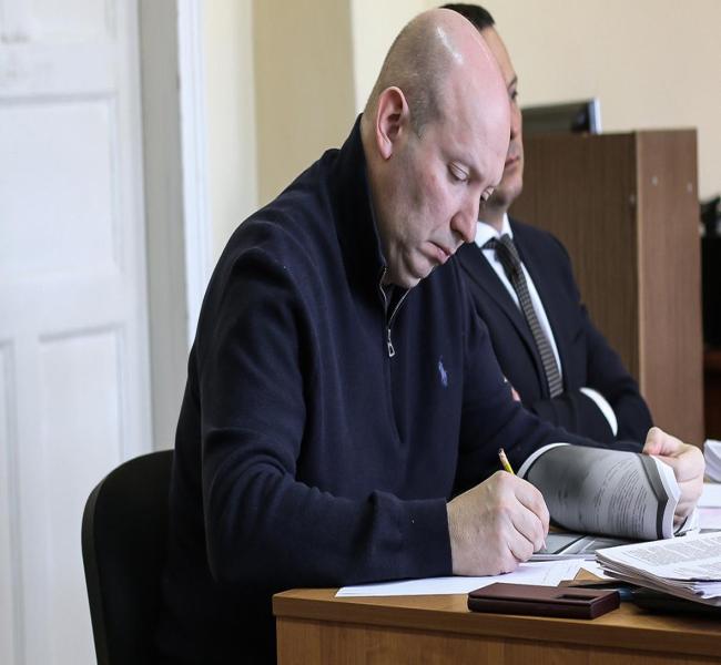 Экс-главу «ВСМПО-Ависма» арестовали по делу о мошенничестве Экс-главу «ВСМПО-Ависма» арестовали по делу о мошенничестве