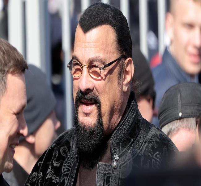 Стивен Сигал вновь открыл бизнес в России Стивен Сигал вновь открыл бизнес в России