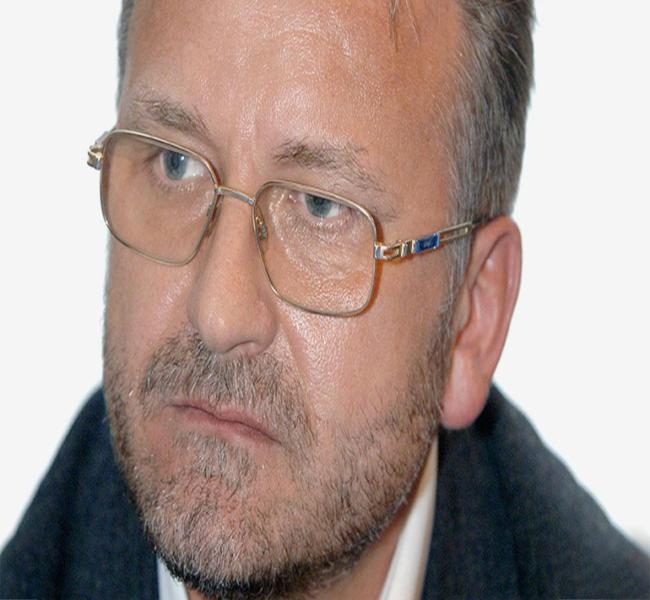 В Подмосковье на выходе из больницы задержали гендиректора «Суперметалла» В Подмосковье на выходе из больницы задержали гендиректора «Суперметалла»