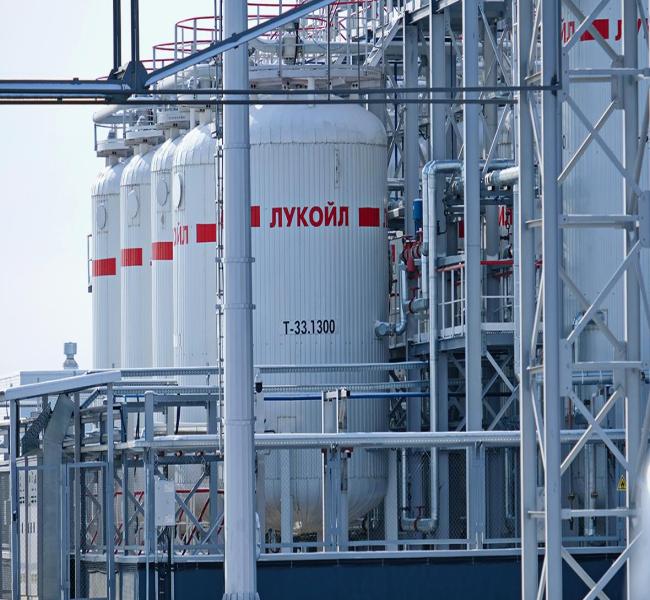 Сделка ЛУКОЙЛ и Carlyle. Эксперты — о возможной стоимости и рисках Сделка ЛУКОЙЛ и Carlyle. Эксперты — о возможной стоимости и рисках