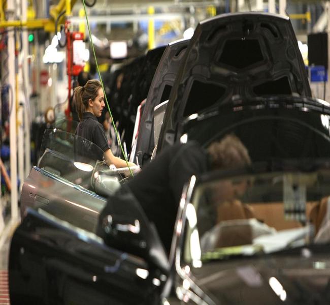 Aston Martin сократит 20% сотрудников из-за убытков и пошлин Трампа Aston Martin сократит 20% сотрудников из-за убытков и пошлин Трампа