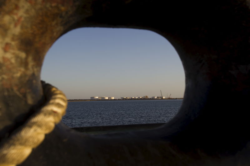 Фьючерсы на нефть WTI подешевели в ходе азиатских торгов Фьючерсы на нефть WTI подешевели в ходе азиатских торгов