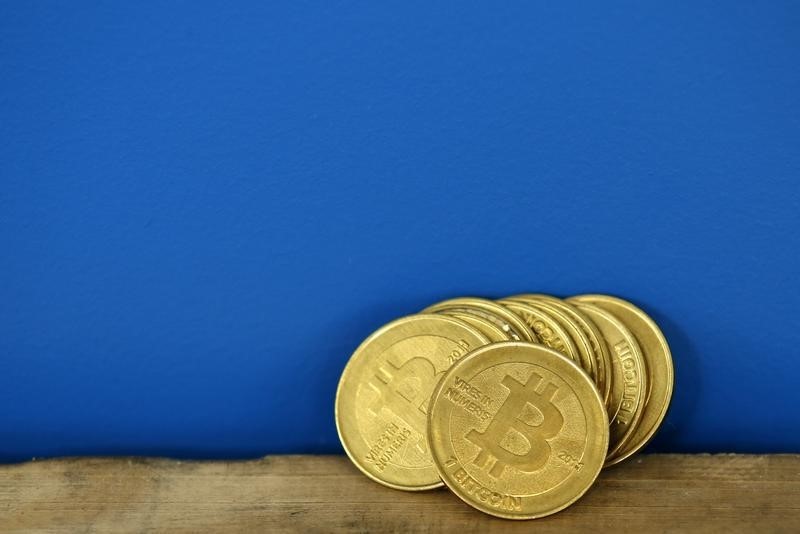 Криптовалютный рынок столкнулся с массовой распродажей биткоинов Криптовалютный рынок столкнулся с массовой распродажей биткоинов