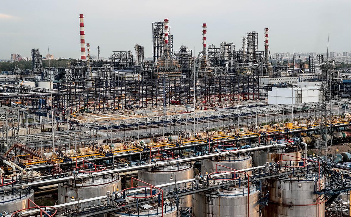 Власти поручили обеспечить бесперебойный вывоз нефтепродуктов Власти поручили обеспечить бесперебойный вывоз нефтепродуктов