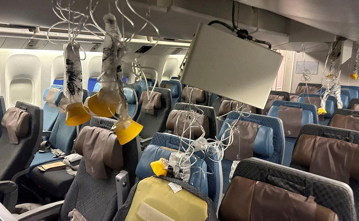 Singapore Airlines выплатит раненым в тряске пассажирам до $25 тыс. Singapore Airlines выплатит раненым в тряске пассажирам до $25 тыс.