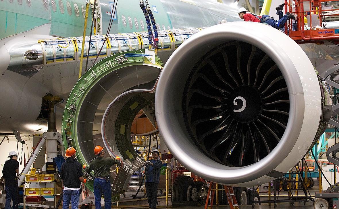 Bloomberg       Boeing