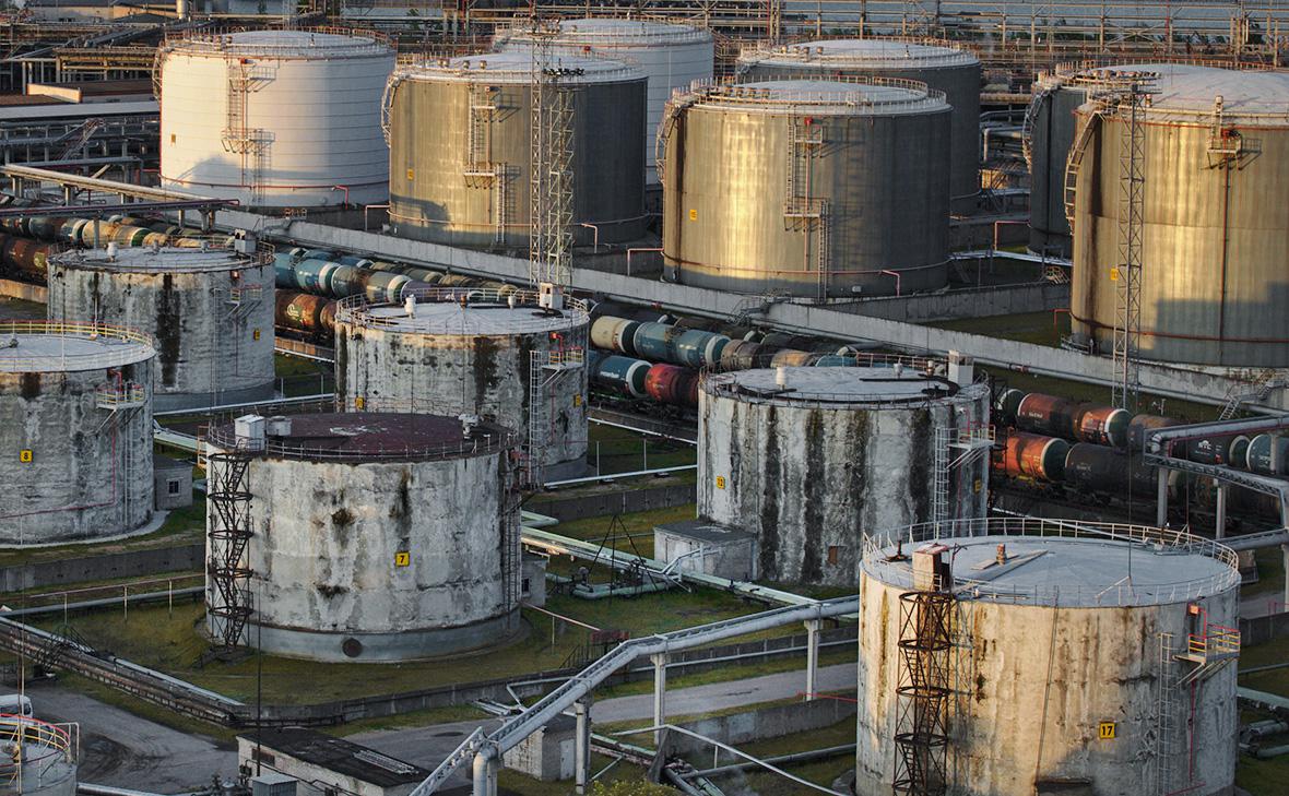 Московский суд наложил арест на 50% акций Петербургского нефтетерминала Московский суд наложил арест на 50% акций Петербургского нефтетерминала