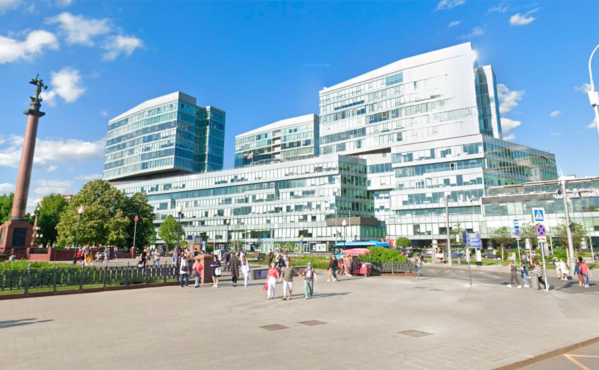 «Сбер» попросил суд взыскать «Легенду Цветного» у O1 Properties «Сбер» попросил суд взыскать «Легенду Цветного» у O1 Properties