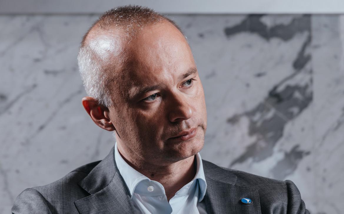 ������������� SJ-100 ��������� ���� ���������� ��� ��������� �� ������