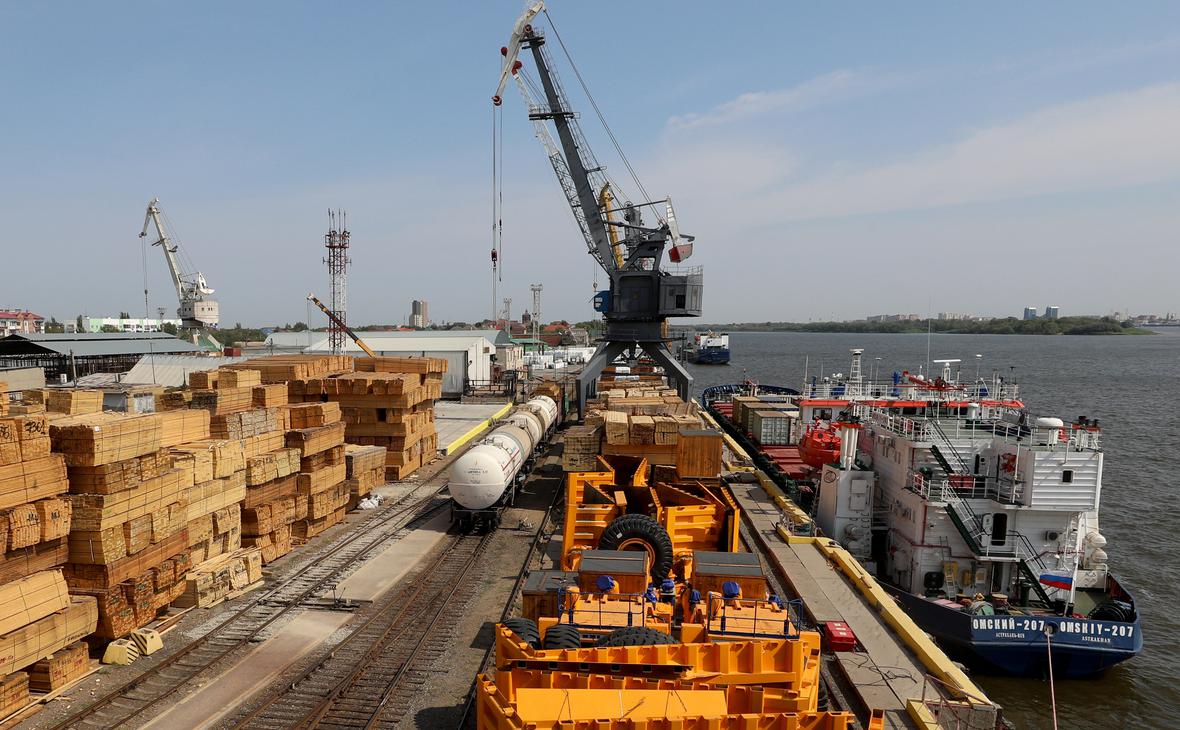 Иранская компания выразила желание полностью выкупить Астраханский порт Иранская компания выразила желание полностью выкупить Астраханский порт