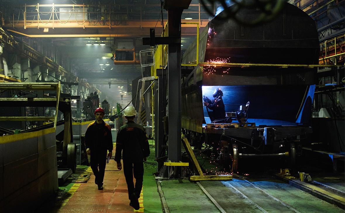 Части сотрудников «Уралвагонзавода» сократят рабочую неделю Части сотрудников «Уралвагонзавода» сократят рабочую неделю