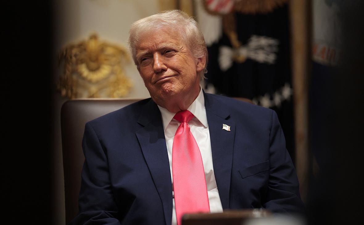 Трамп подал иск против JPMorgan на $5 млрд из-за отказа его обслуживать Трамп подал иск против JPMorgan на $5 млрд из-за отказа его обслуживать