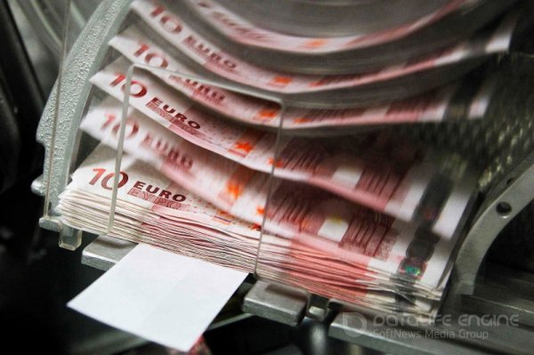 Средний курс евро со сроком расчетов "сегодня" по итогам торгов составил 89,0479 руб.
