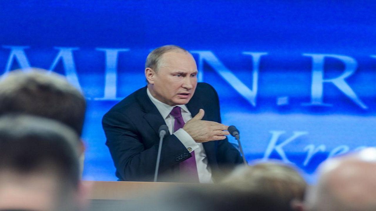 Путин приказал финансировать строительство на 900