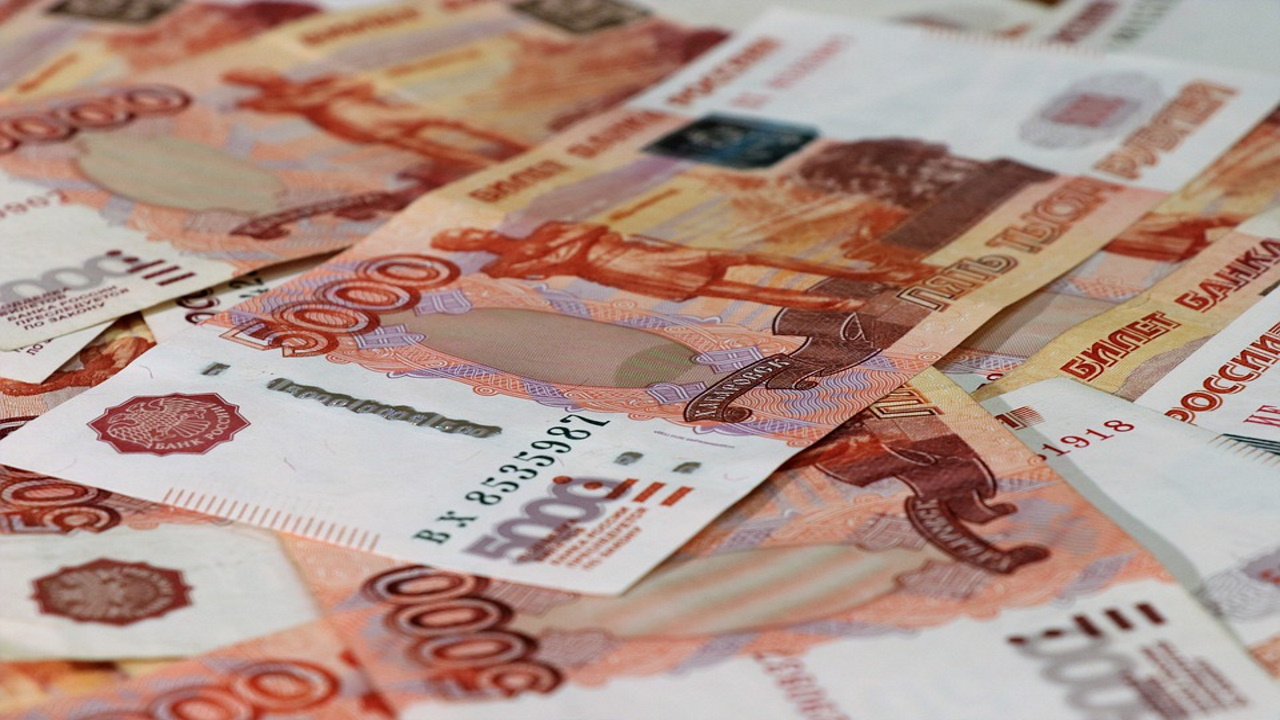 Специалисты рассказали, почему рубль укрепился на фоне плохих новостей