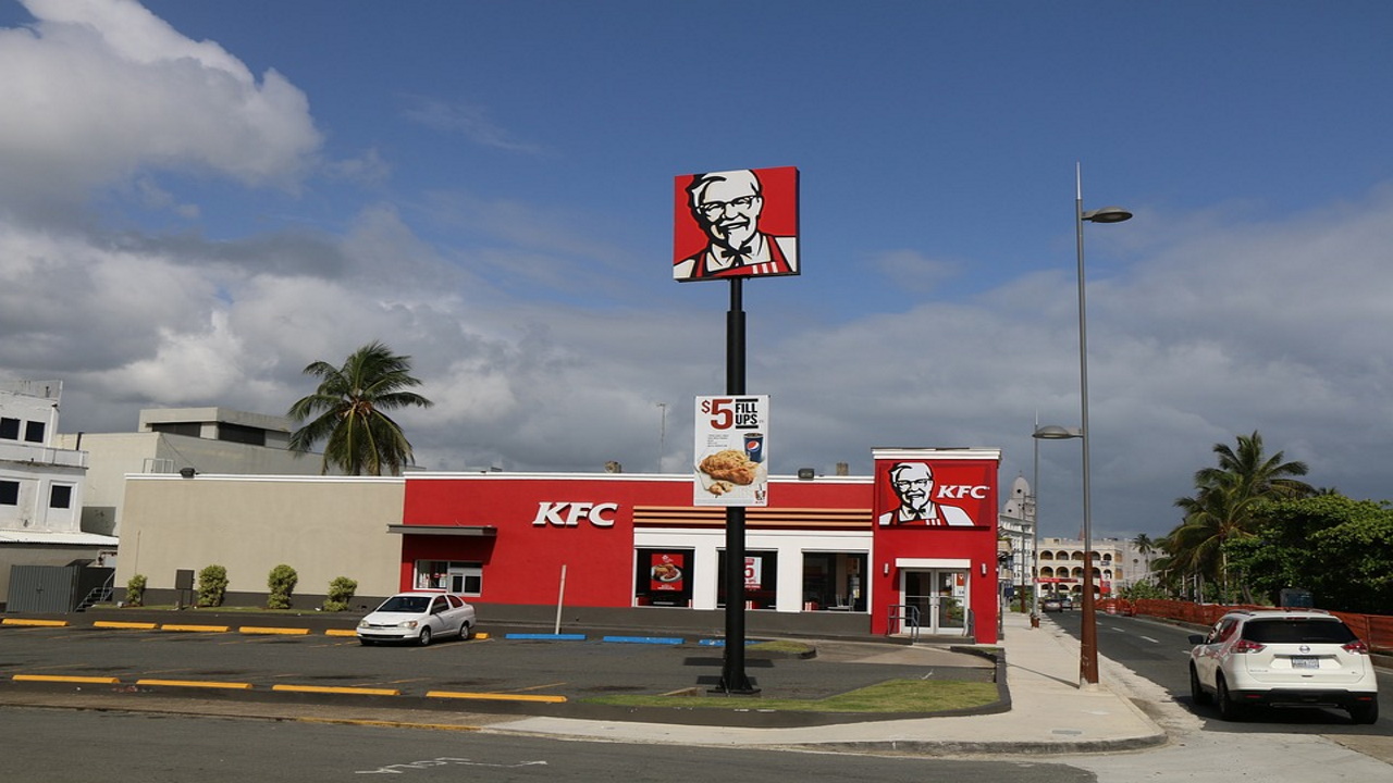 Yum! Brands выставляет на продажу рестораны быстрого питания KFC в РФ