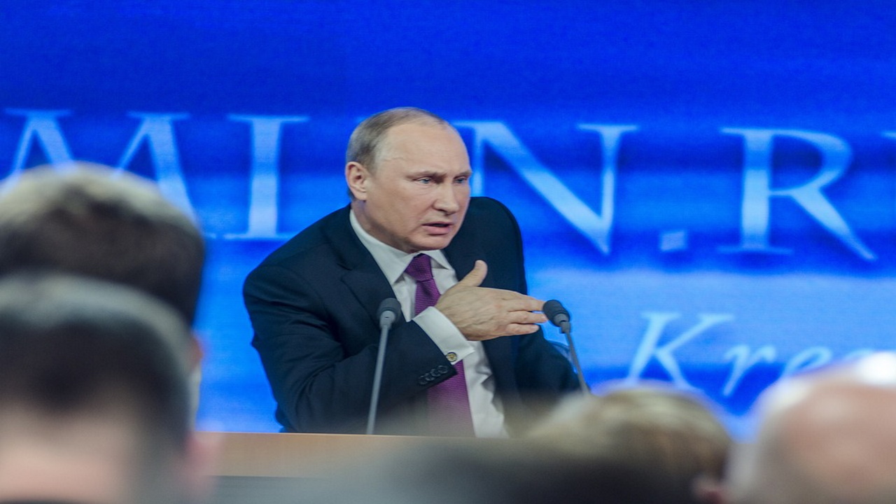Владимир Путин хочет создать конкуренцию в сфере производства военной техники