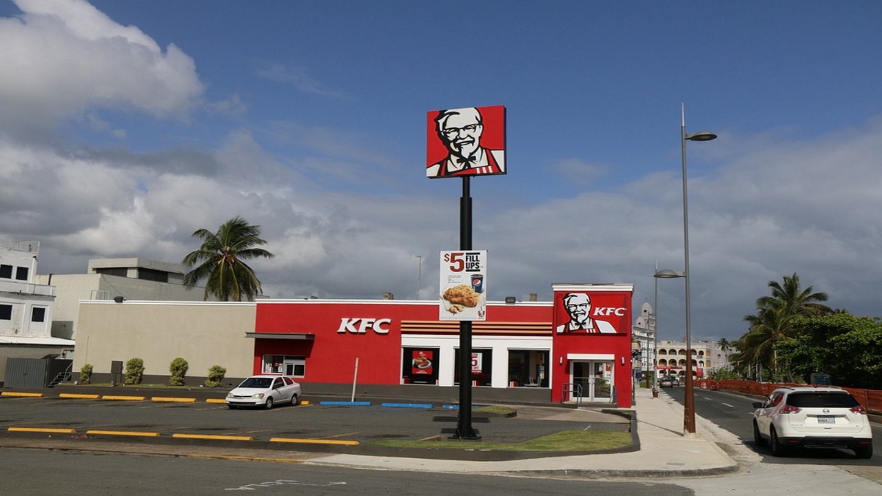 ФАС согласовала продажу франчайзинговых ресторанов KFC, которые принадлежат "Амрест"