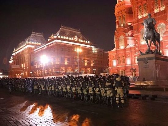Генерал ФСБ заявил, что одними заграждениями с протестами не справиться Генерал ФСБ заявил, что одними заграждениями с протестами не справиться